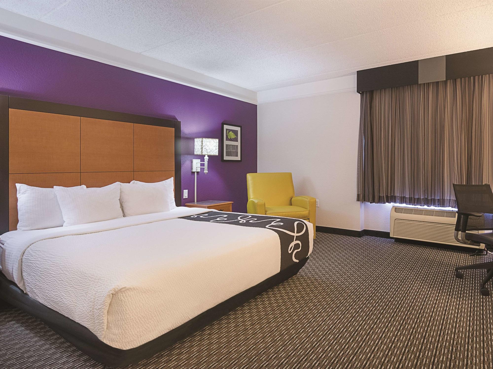 La Quinta By Wyndham And Conference Center Hotel