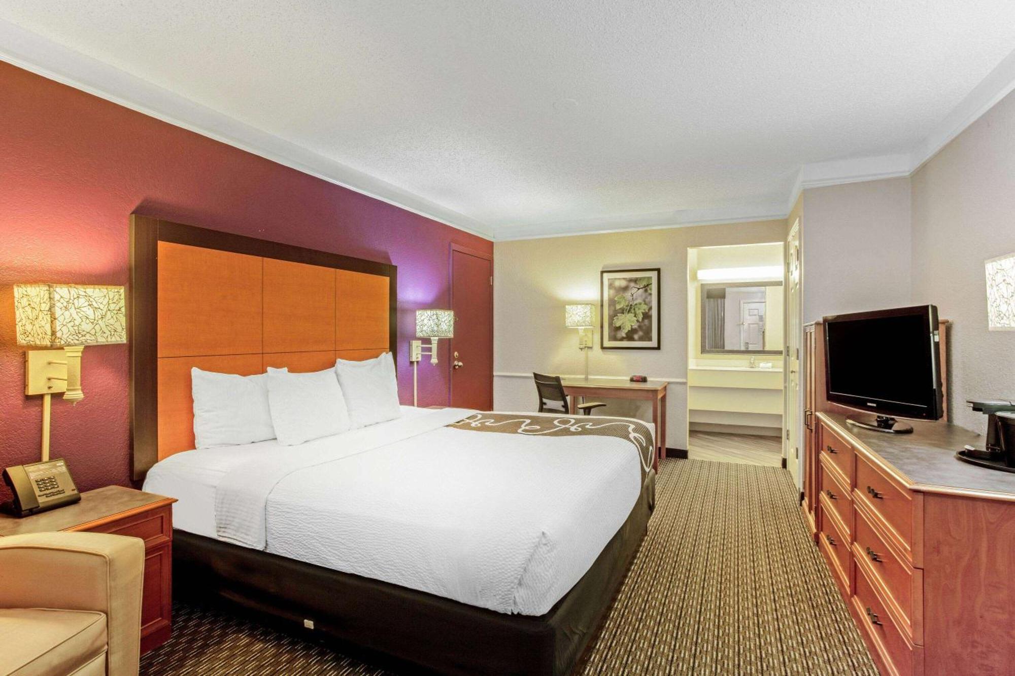 Hotel La Quinta By Wyndham And Conference Center 3*